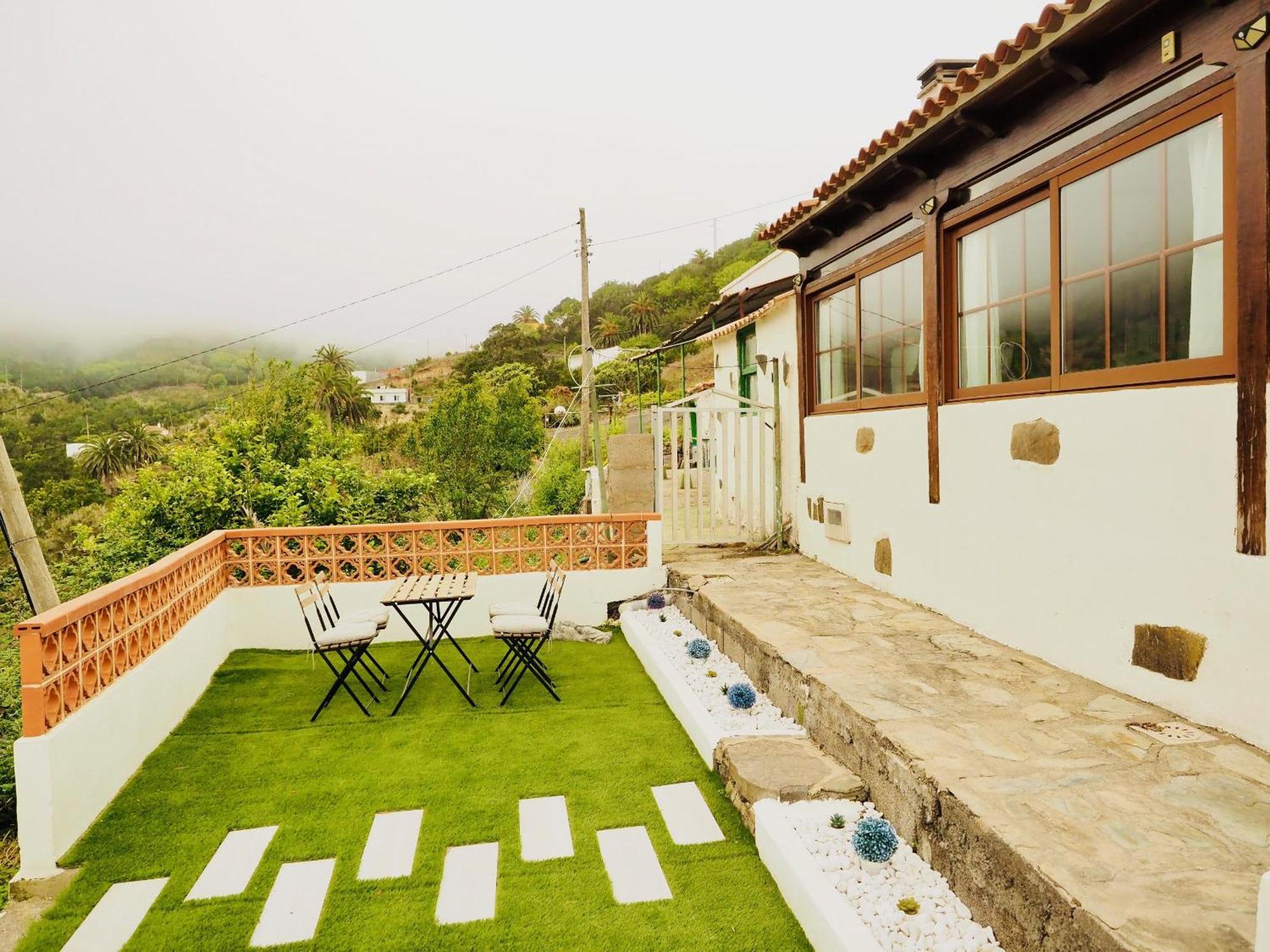 Holiday House Cruz De Tierno Agulo Ngoại thất bức ảnh